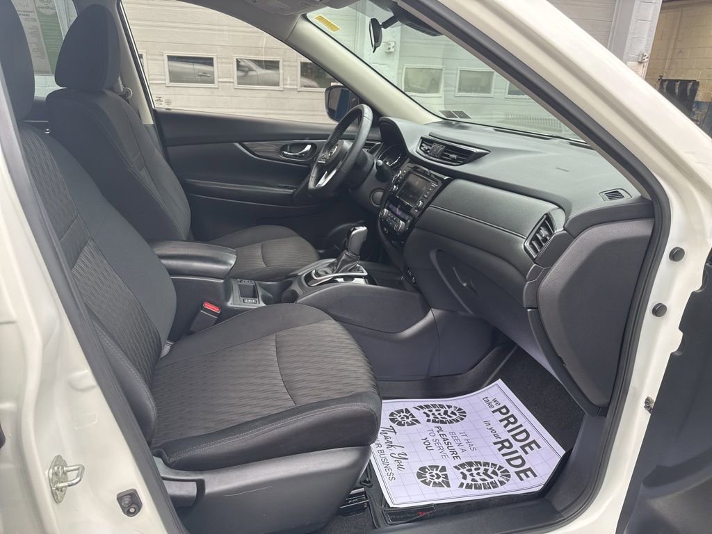Used 2020 Nissan Rogue SV AWD/4WD image 11