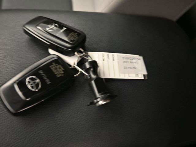 Used 2022 Toyota RAV4 XLE w/ Convenience Package image 9