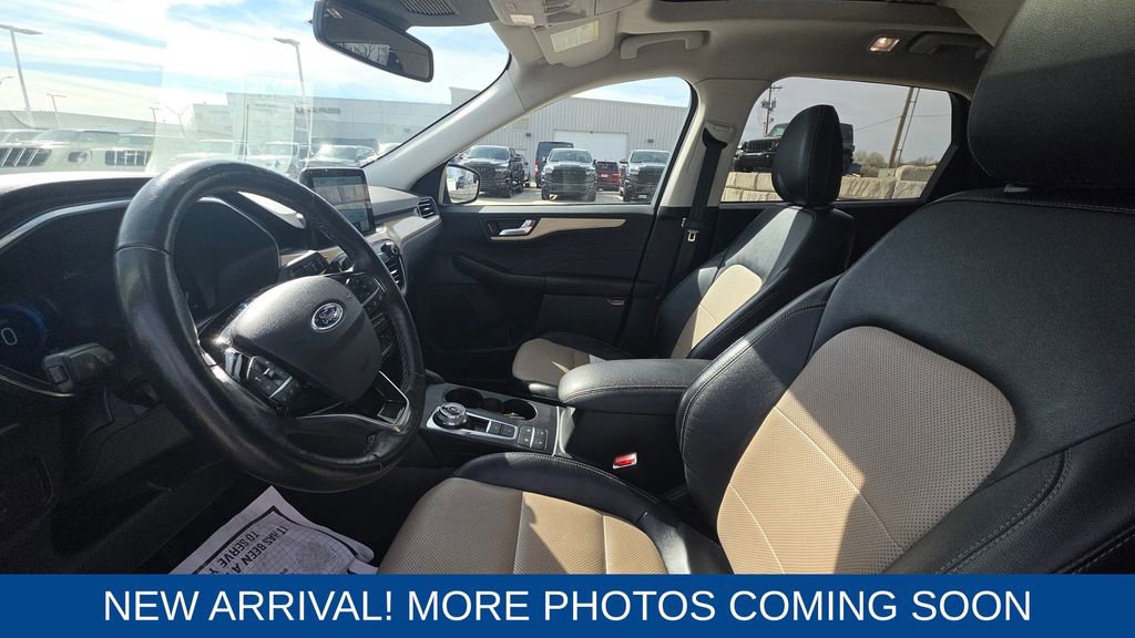 Used 2022 Ford Escape Titanium w/ Titanium Elite Package image 11