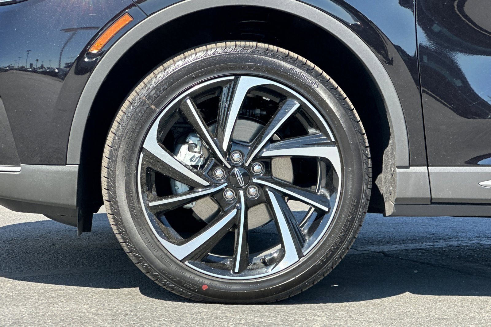 New 2025 Lincoln Corsair Reserve w/ Equipment Group 202A image 25