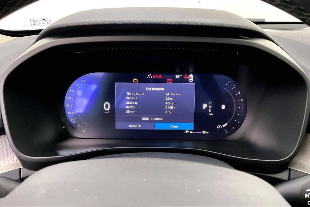 Used 2026 Volvo XC40 B5 Plus AWD/4WD image 28