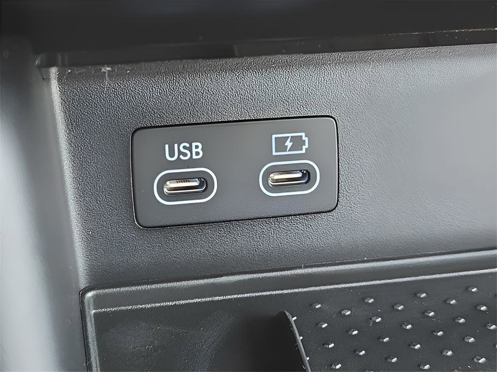 Used 2025 Genesis GV80 3.5T Prestige image 34