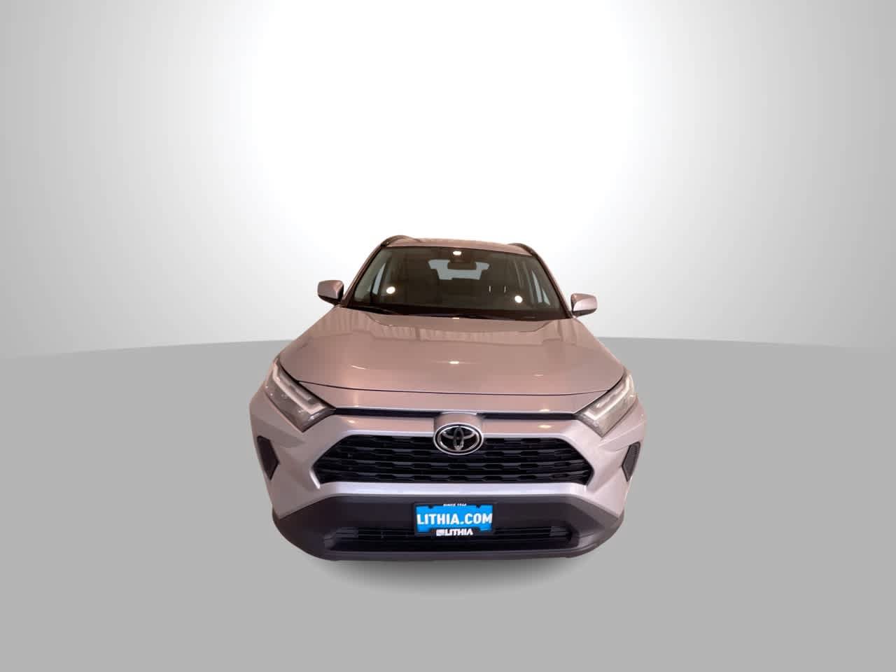 Used 2025 Toyota RAV4 XLE AWD/4WD image 3