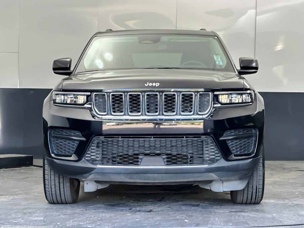 Used 2023 Jeep Grand Cherokee Laredo w/ Luxury Tech Group I AWD/4WD image 8