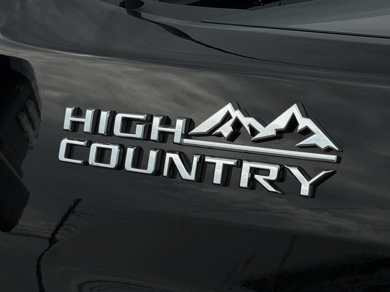 Used 2025 Chevrolet Silverado 3500 High Country w/ Technology Package AWD/4WD image 11