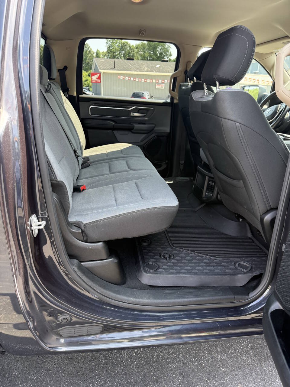 Used 2019 RAM 1500 Big Horn AWD/4WD image 16