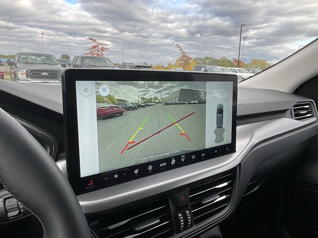 New 2025 Ford Escape SE image 17