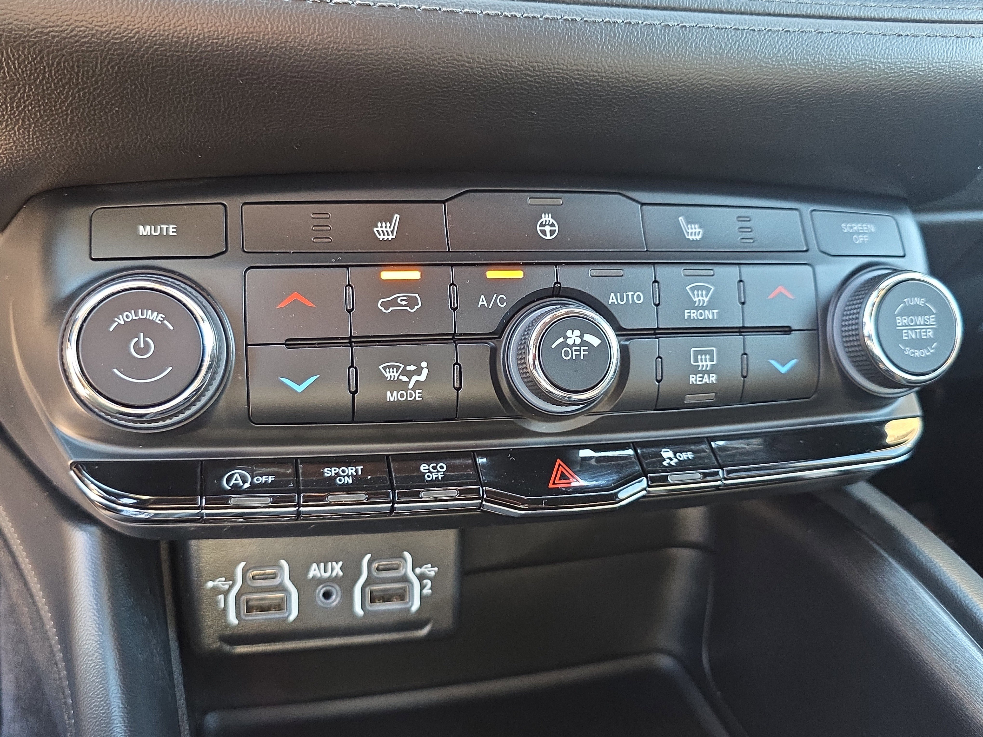 Used 2023 Dodge Durango SXT AWD/4WD image 31