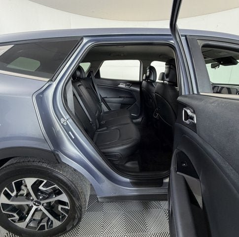 Used 2024 Kia Sportage EX FWD image 6
