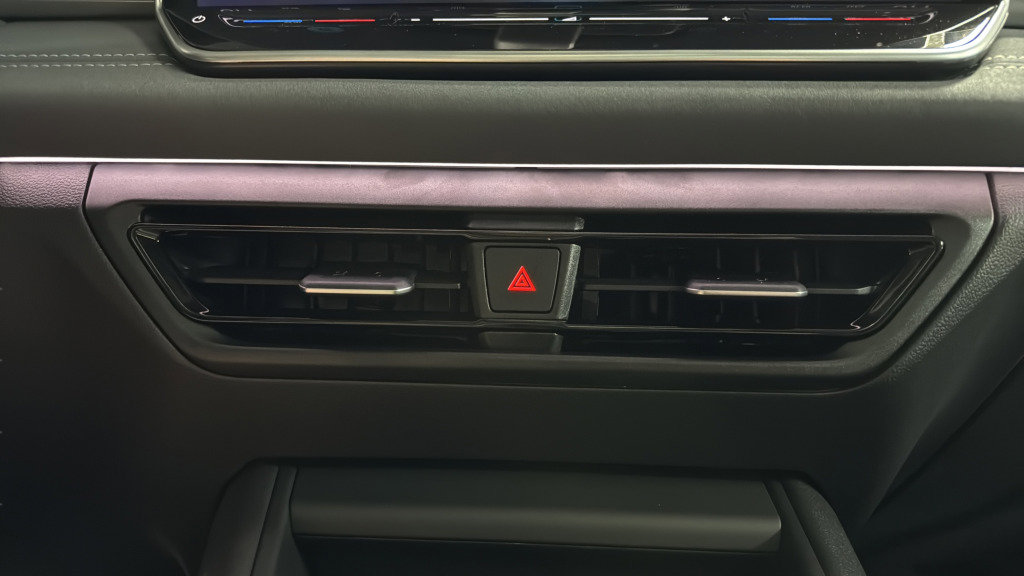 New 2026 Volkswagen Tiguan SE AWD/4WD image 28