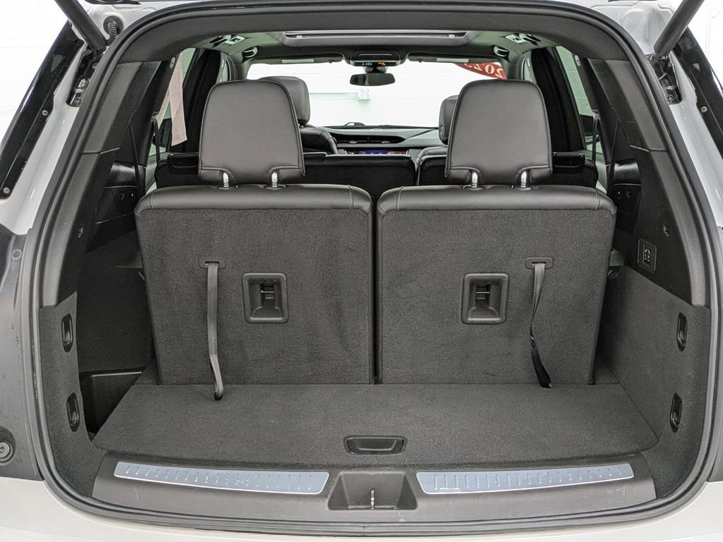 Used 2023 Cadillac XT6 Luxury image 11