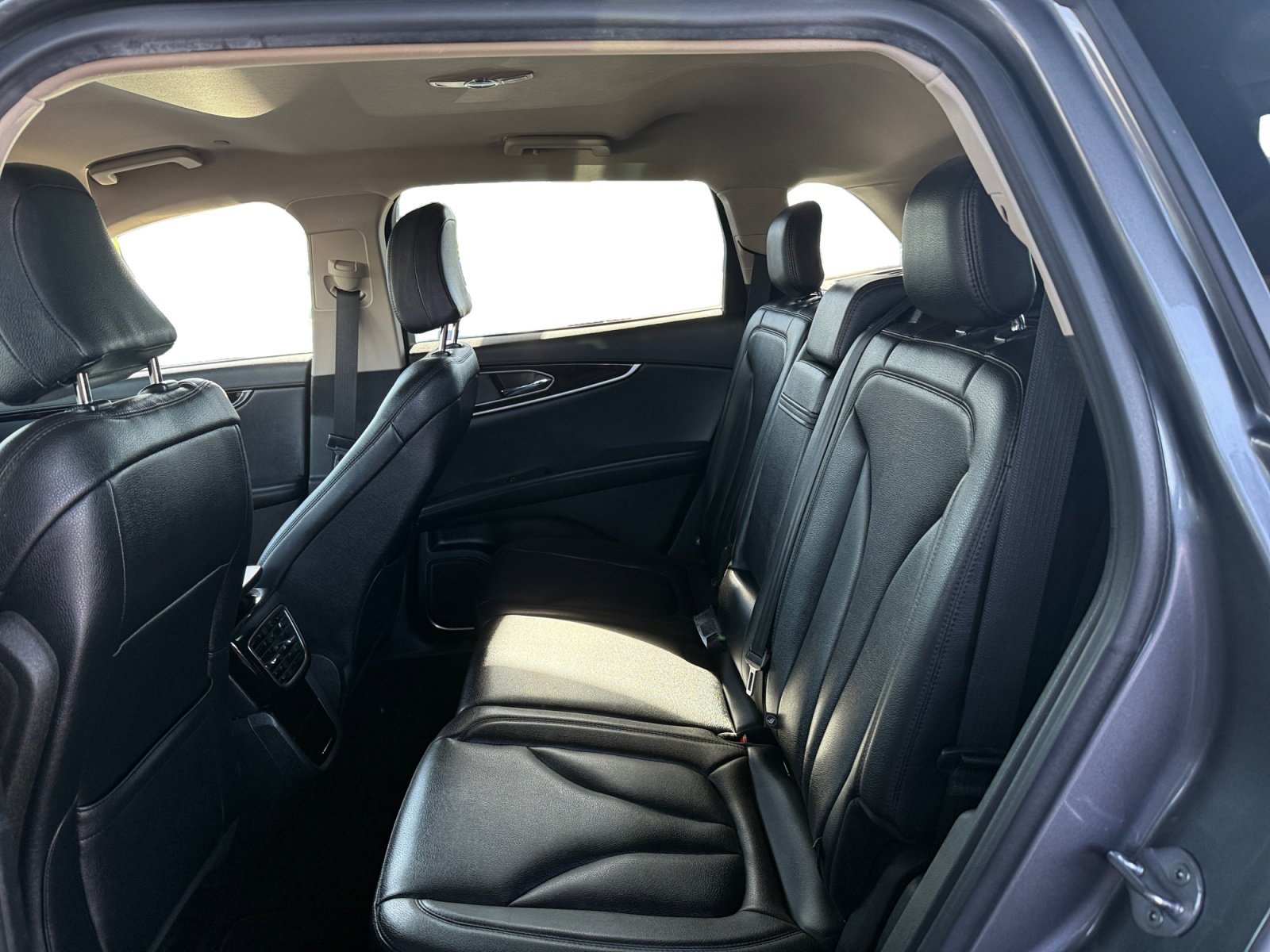 Used 2022 Lincoln Nautilus AWD w/ Premium Package image 11