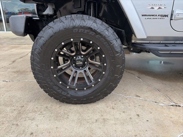 Used 2018 Jeep Wrangler Unlimited Sahara w/ Connectivity Group image 8