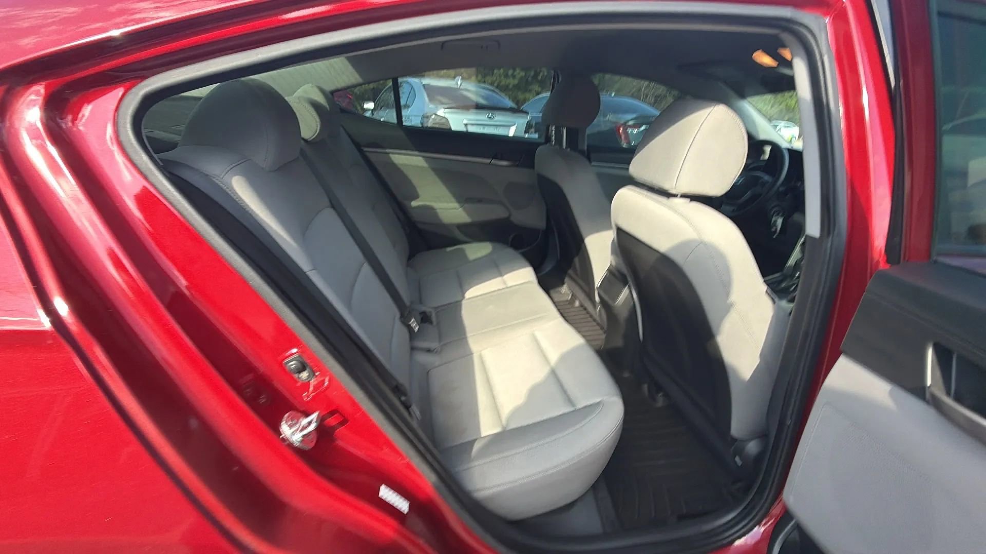 Used 2017 Hyundai Elantra SE image 16