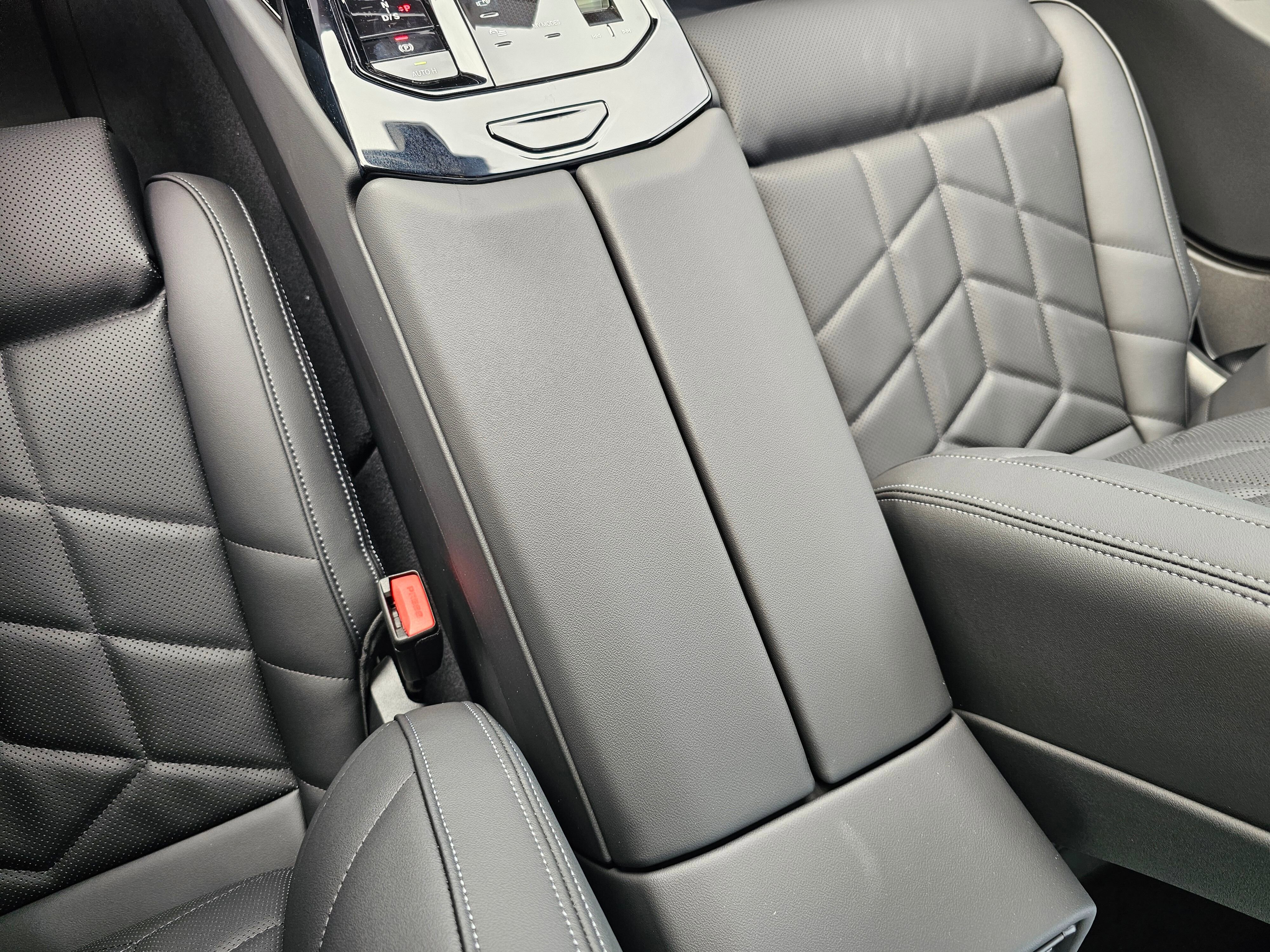 New 2026 BMW 530i xDrive w/ Executive Package image 24