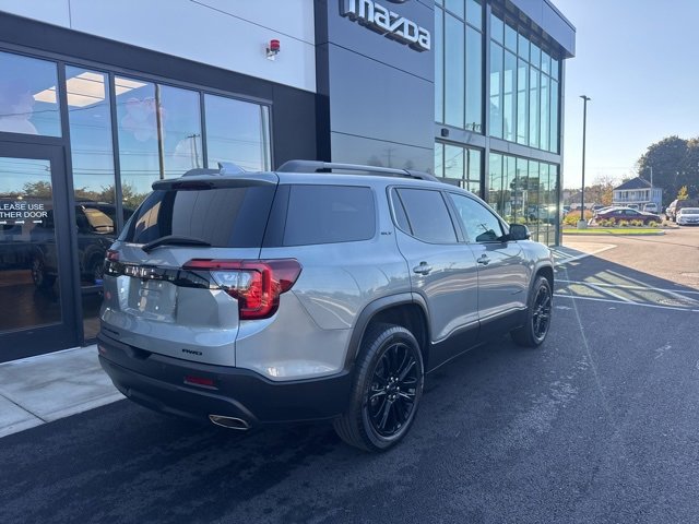 Used 2023 GMC Acadia SLT w/ Elevation Edition image 3