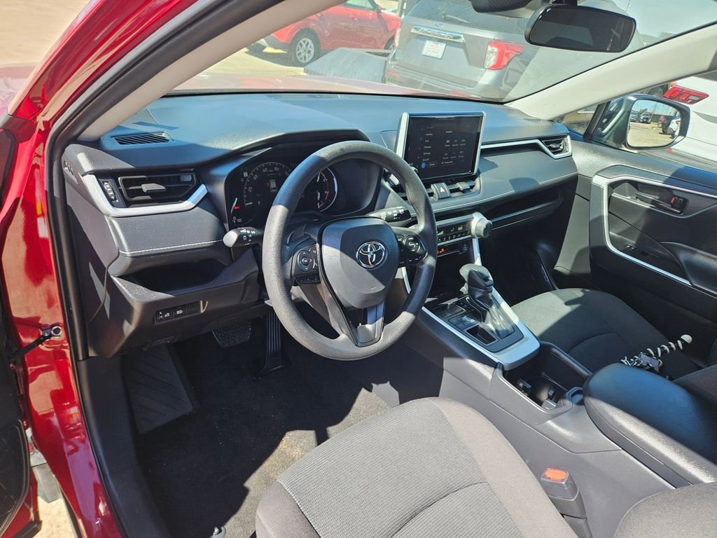 Used 2025 Toyota RAV4 LE image 13