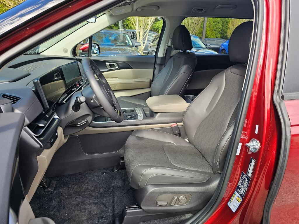 New 2026 Kia Carnival FWD image 21