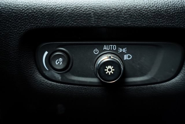 Used 2023 Chevrolet Traverse LT AWD/4WD image 18