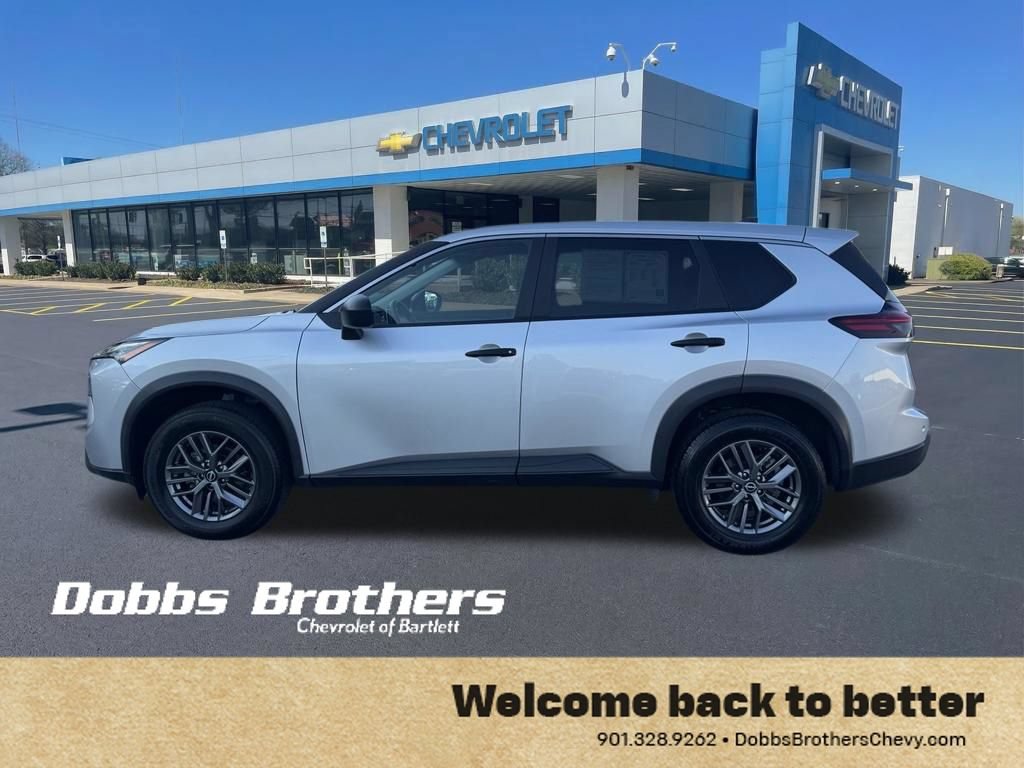 Used 2024 Nissan Rogue S FWD image 4