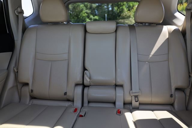 Used 2018 Nissan Rogue SL w/ Premium Package AWD/4WD image 36