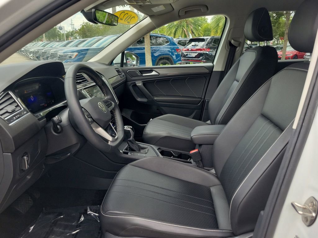 Certified 2022 Volkswagen Tiguan SE FWD image 14