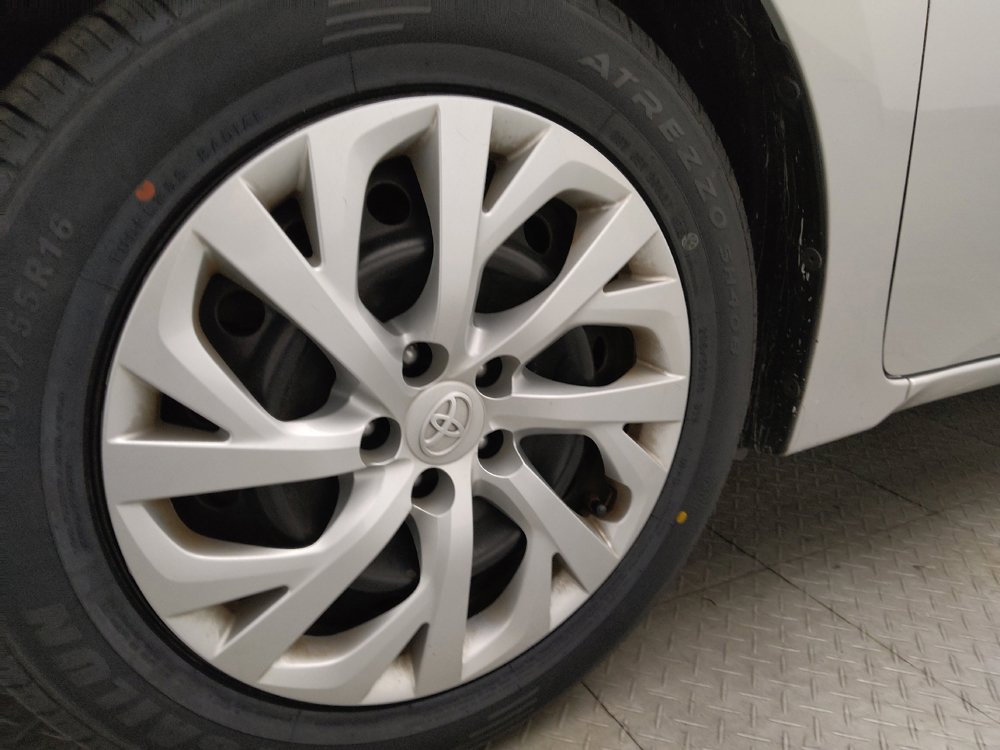 Used 2019 Toyota Corolla LE image 31