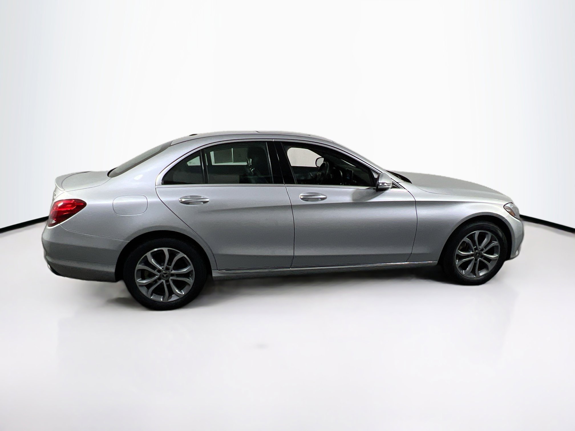 Used 2018 Mercedes-Benz C 300 4MATIC Sedan image 4