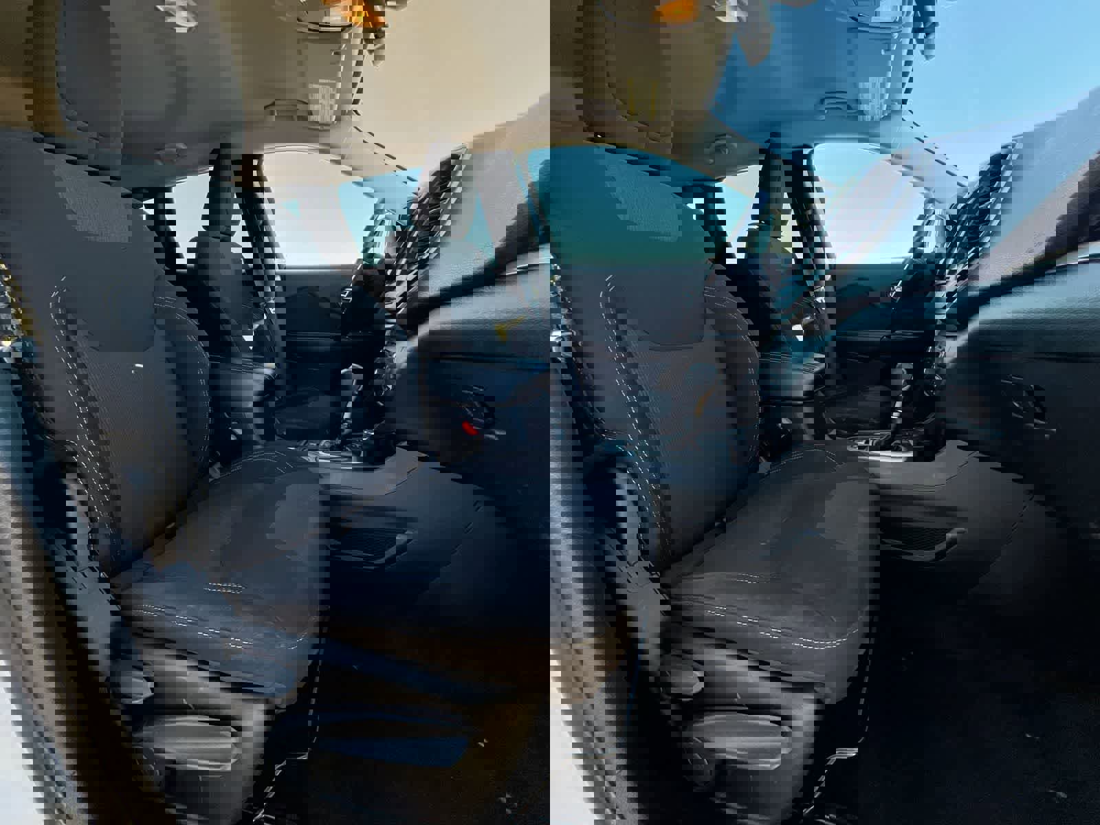 Used 2016 Jeep Cherokee Latitude w/ Cold Weather Group image 21