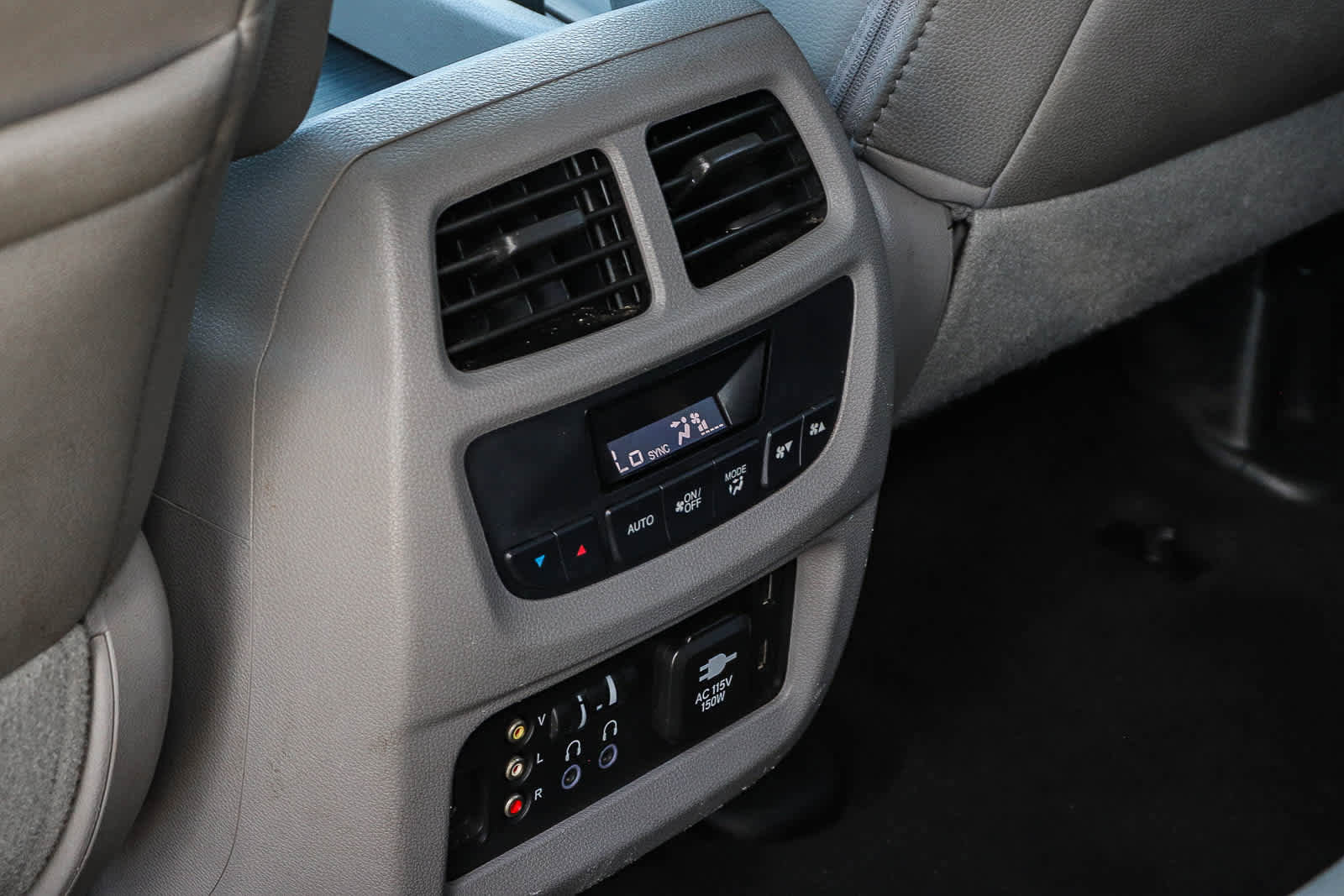 Used 2017 Honda Pilot Touring image 23