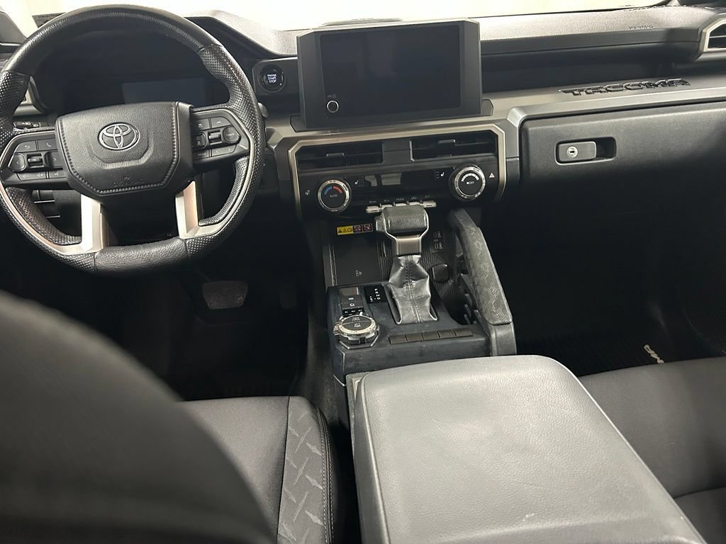 Used 2024 Toyota Tacoma SR5 AWD/4WD image 15