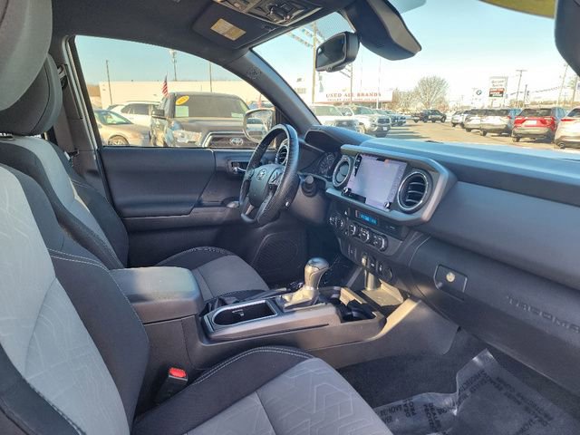 Used 2023 Toyota Tacoma TRD Off-Road image 11