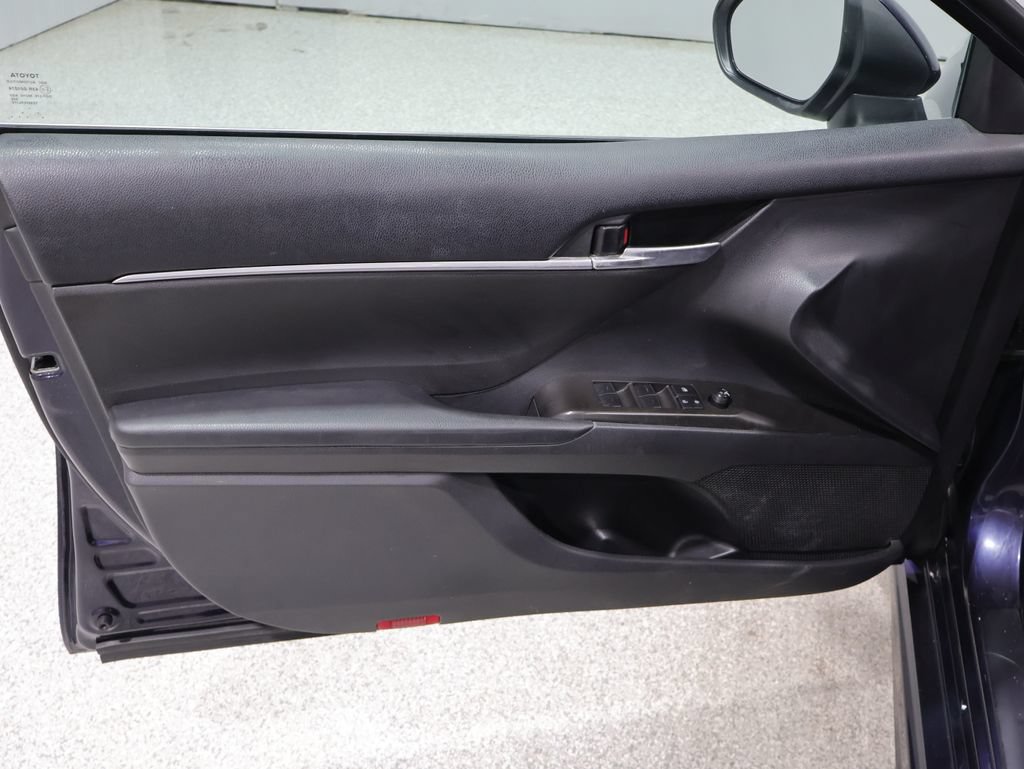 Used 2022 Toyota Camry SE AWD/4WD image 12