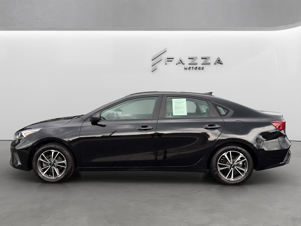 Used 2022 Kia Forte LXS FWD image 6