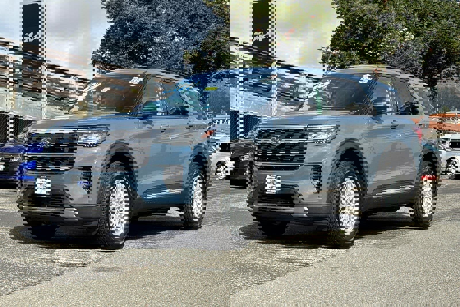 Certified 2025 Ford Explorer Active image 8