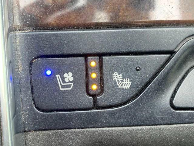 Used 2014 Chevrolet Impala LTZ FWD image 16