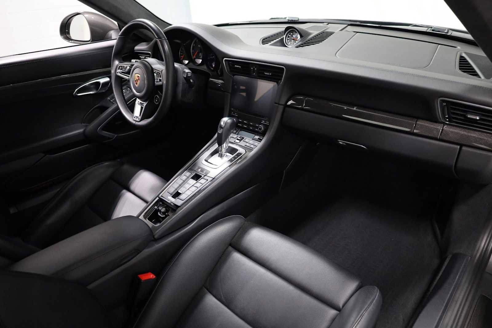 Used 2019 Porsche 911 Turbo image 6