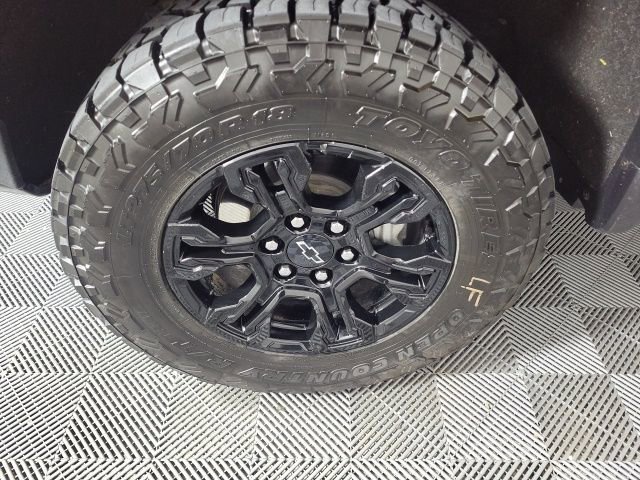 Used 2024 Chevrolet Silverado 1500 ZR2 w/ Technology Package image 5