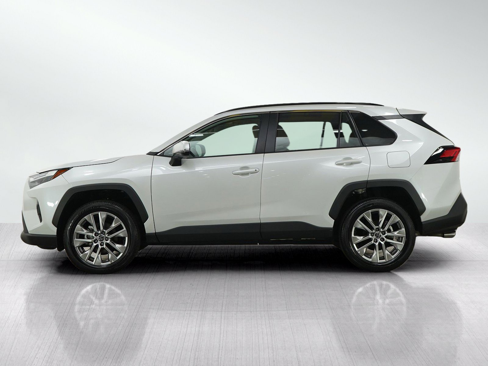 Used 2025 Toyota RAV4 XLE Premium AWD/4WD image 2