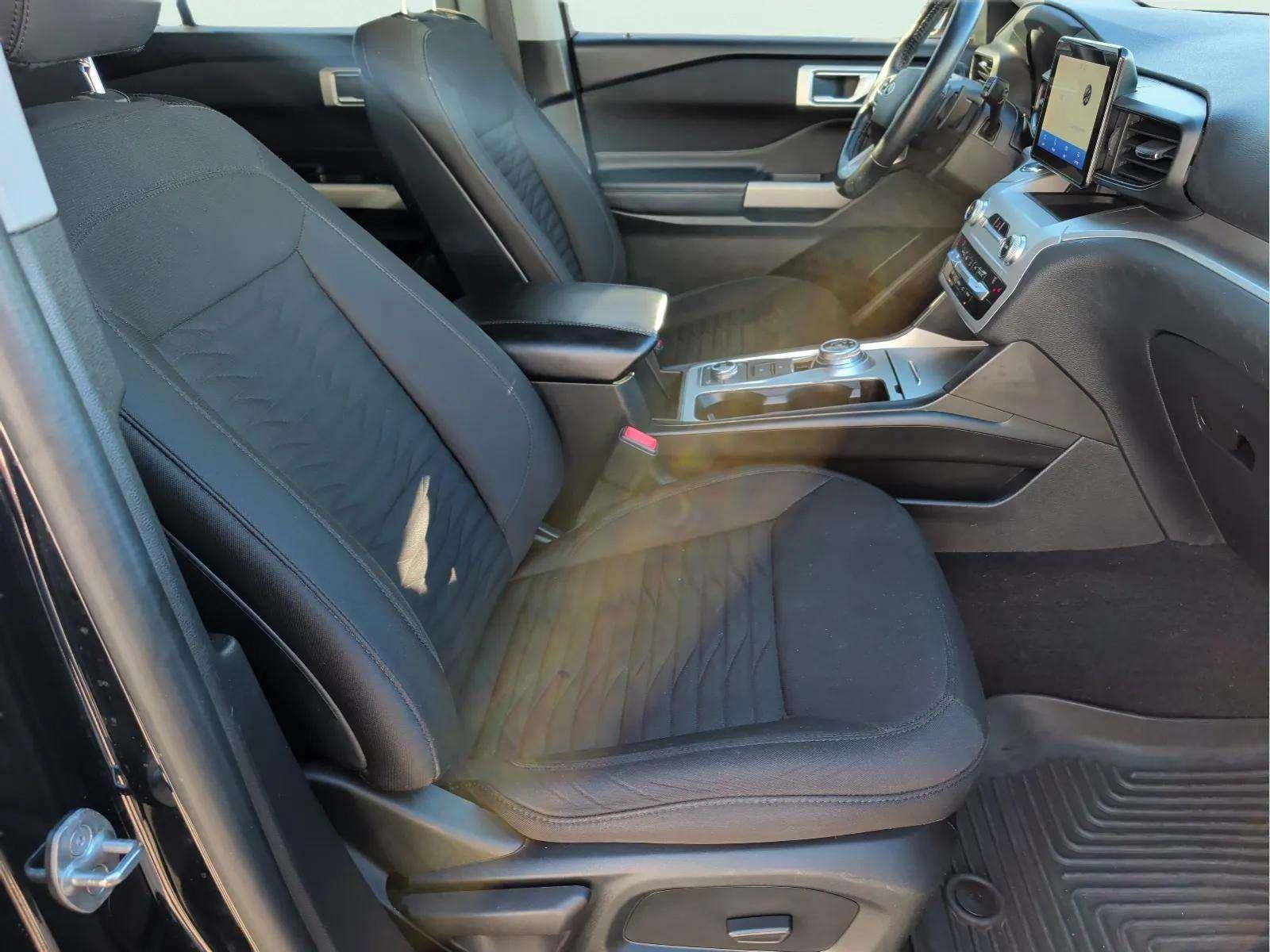 Used 2020 Ford Explorer XLT w/ Comfort Package image 18