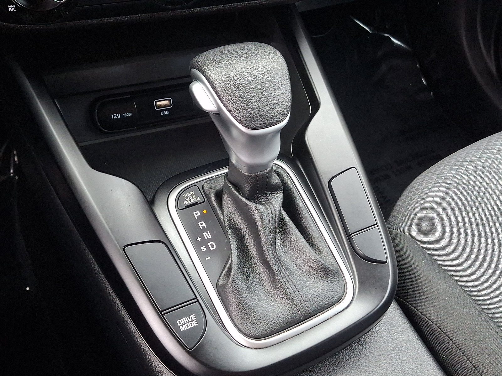Used 2024 Kia Soul LX w/ LX Technology Package FWD image 14