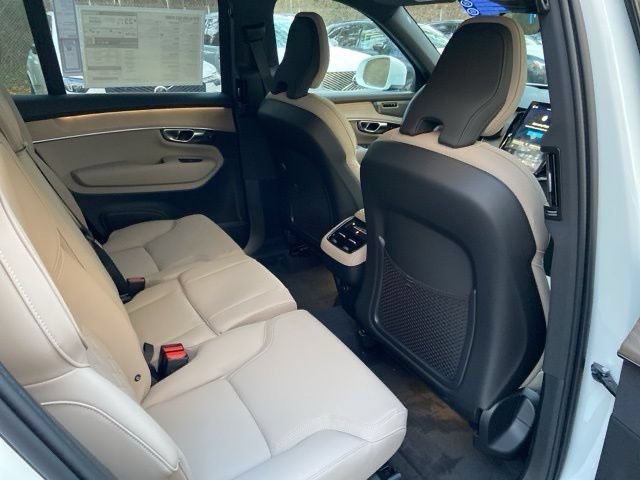 New 2026 Volvo XC90 B6 Plus w/ Protection Package Premier AWD/4WD image 17