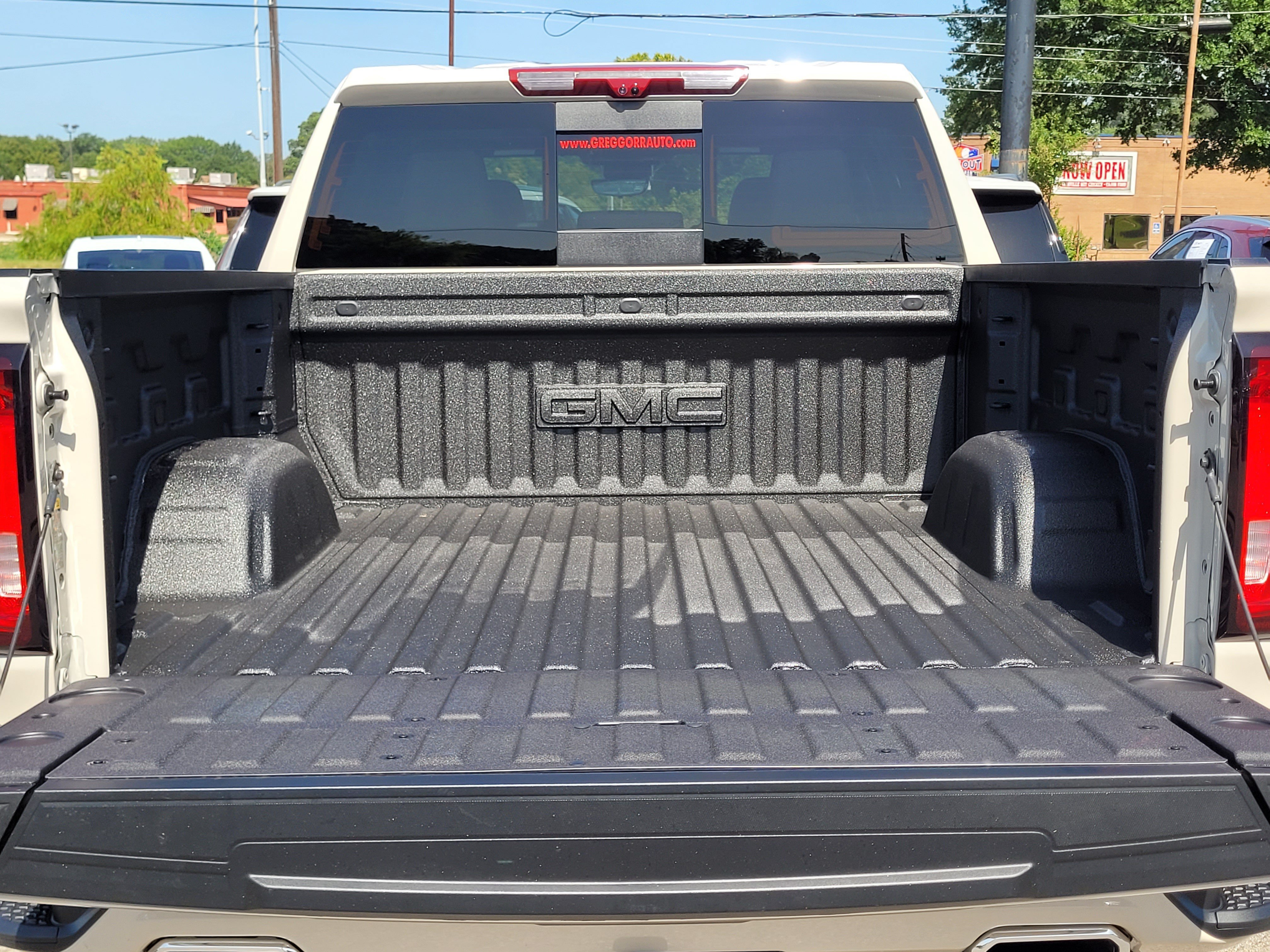 New 2026 GMC Sierra 1500 AT4 w/ AT4 Premium Package AWD/4WD image 9