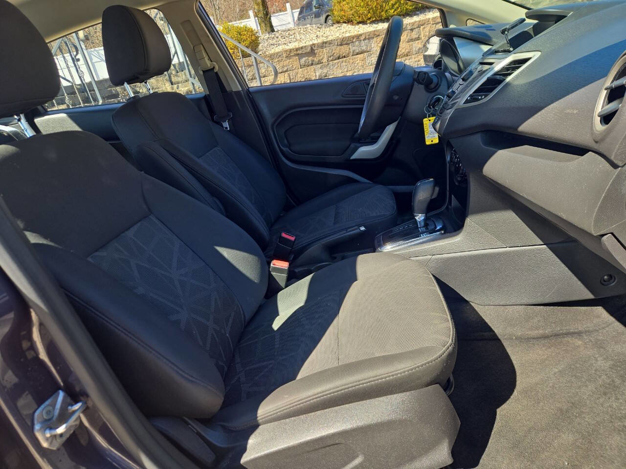 Used 2013 Ford Fiesta SE FWD image 21