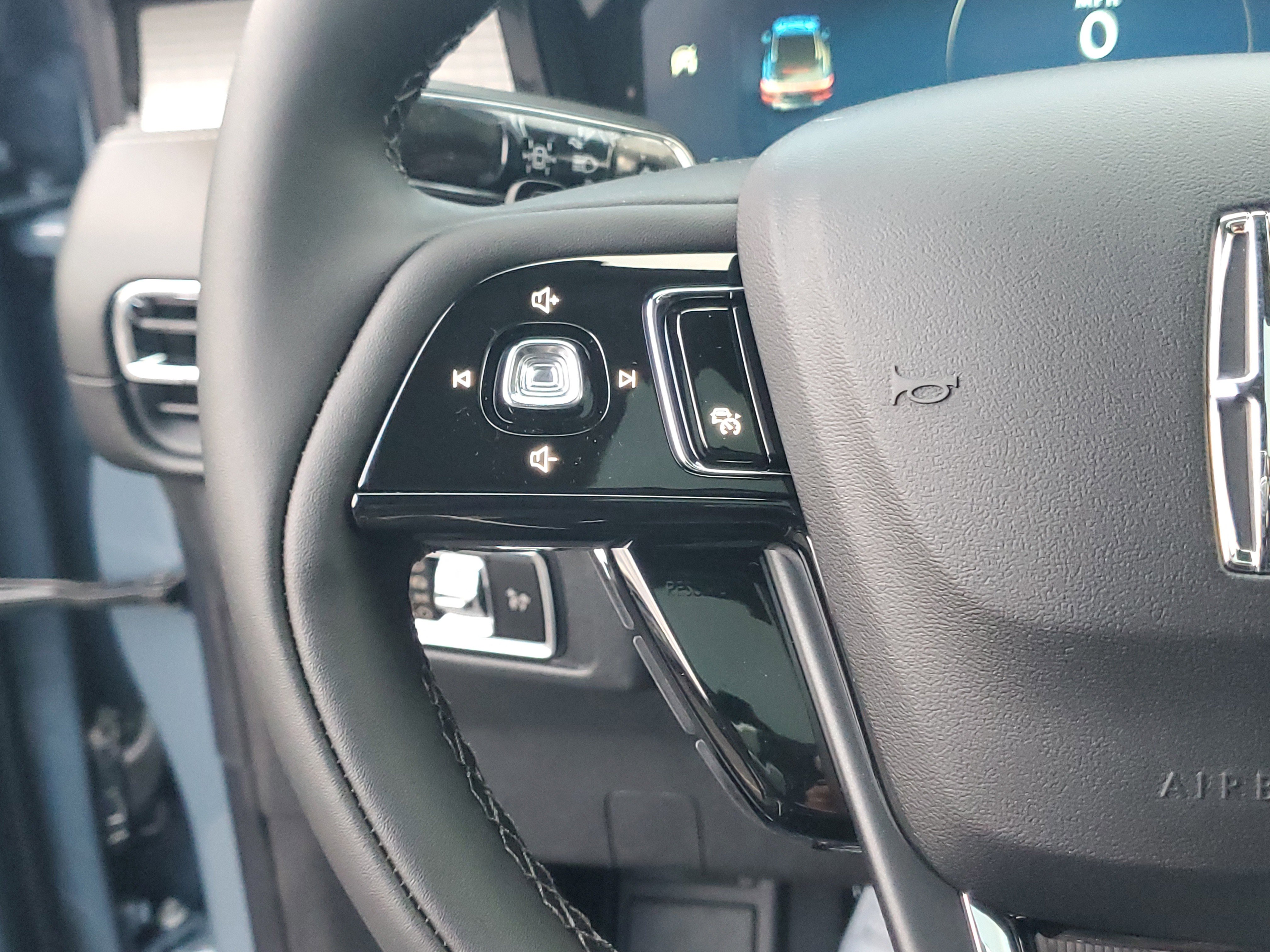 New 2026 Lincoln Corsair Premiere image 17