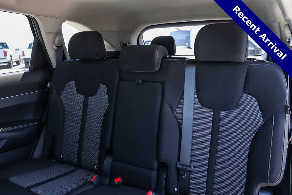 Used 2024 Kia Sorento LX FWD image 18