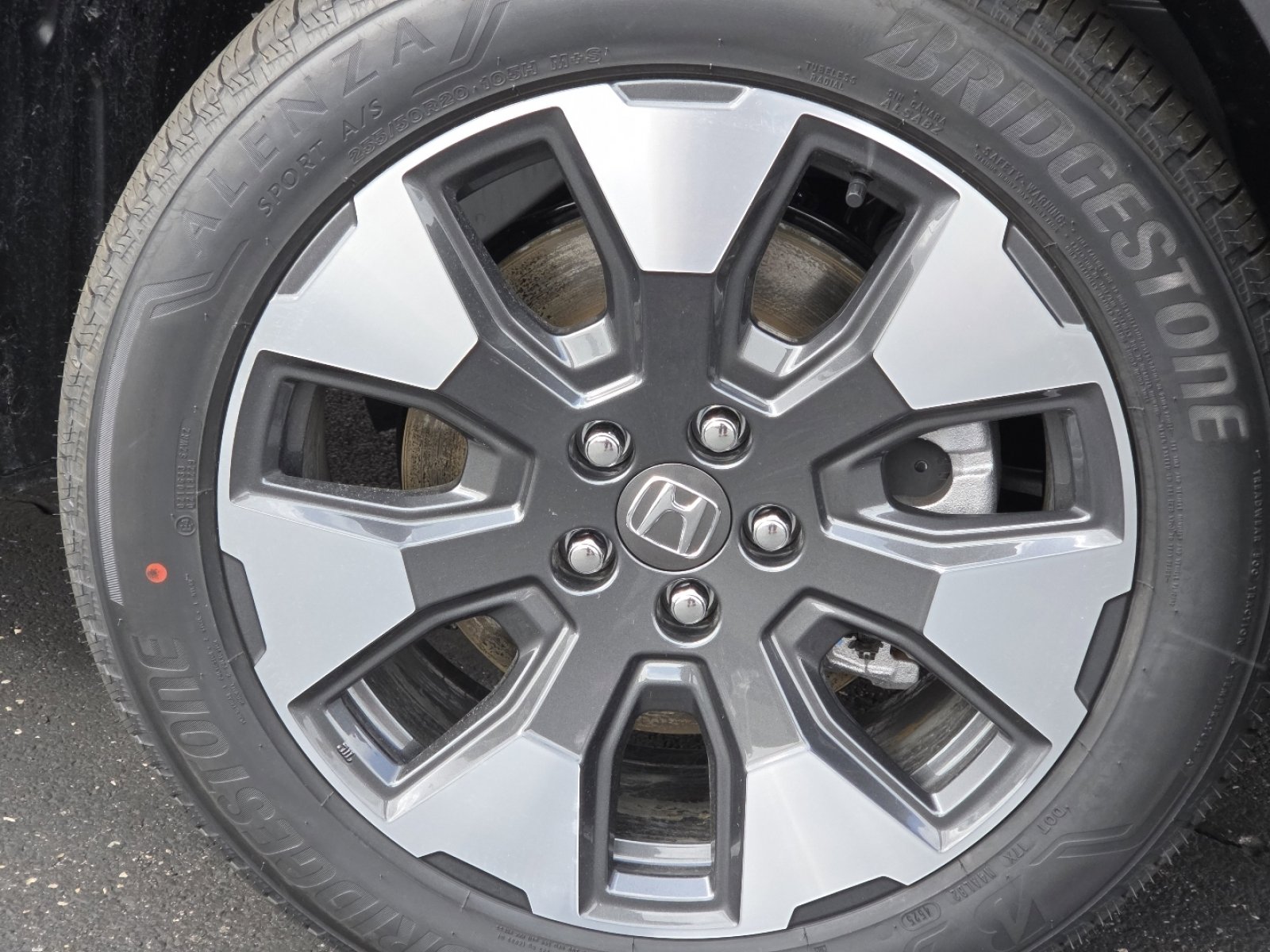 New 2026 Honda Pilot Touring image 9