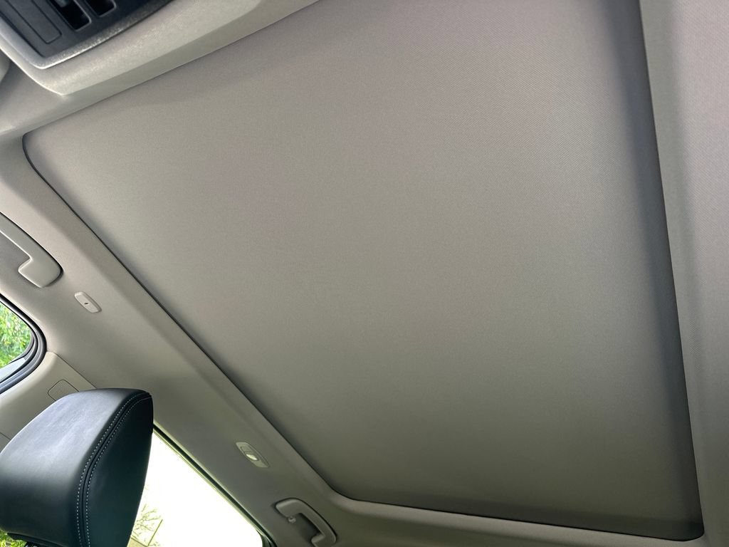 Used 2024 Nissan Rogue Platinum AWD/4WD image 19