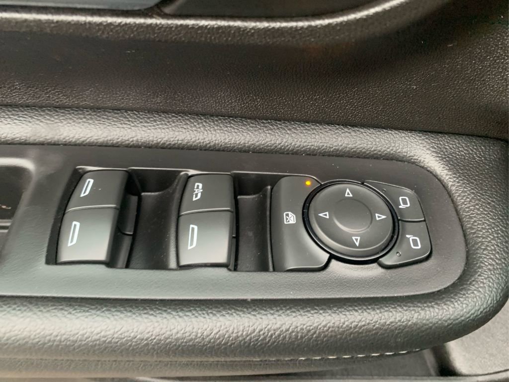 Used 2024 GMC Terrain SLE image 29