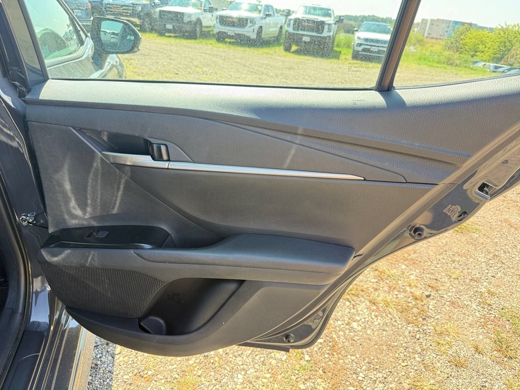 Used 2026 Toyota Camry SE FWD image 37